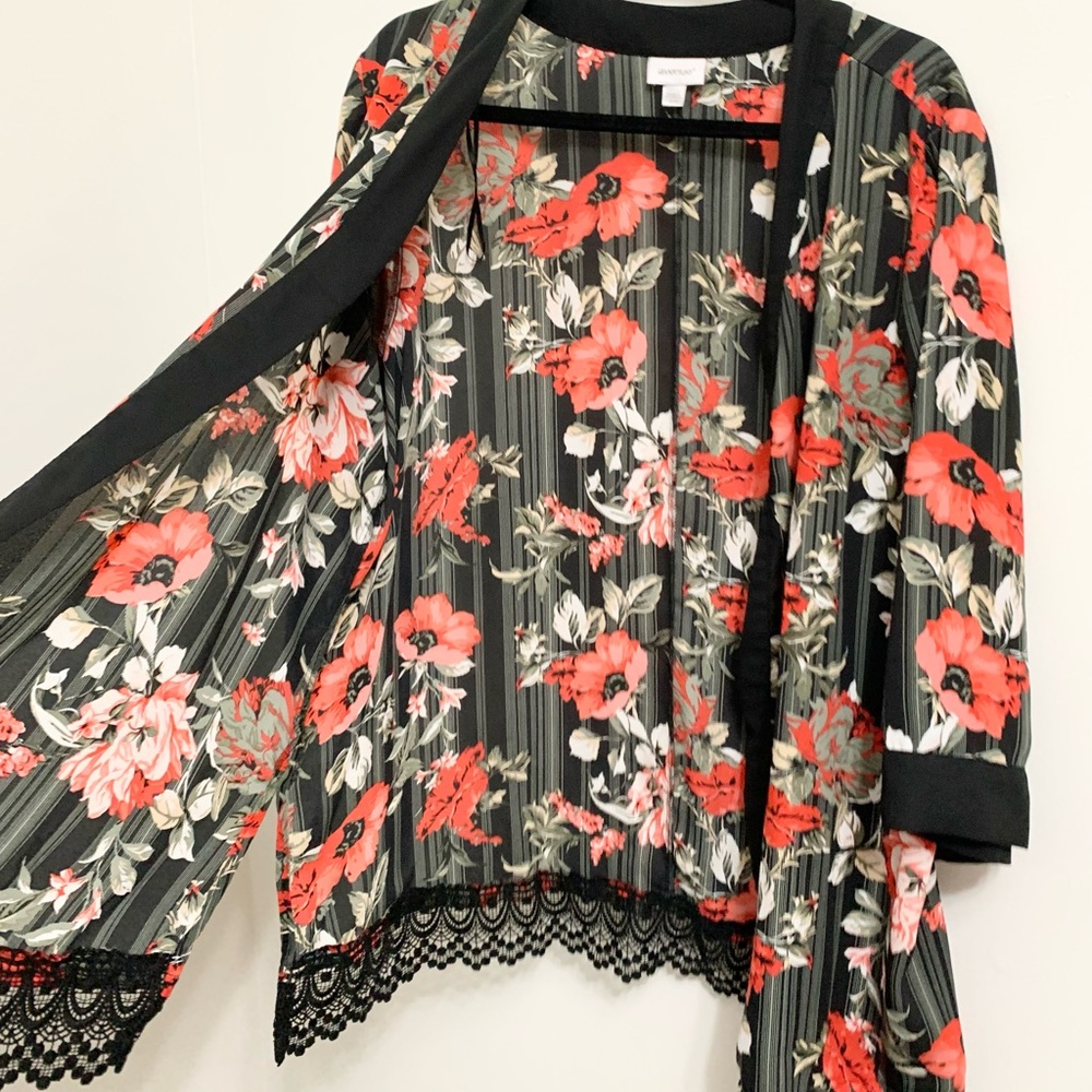 Avenue Lace Trimmed Floral Kimono - 18/20